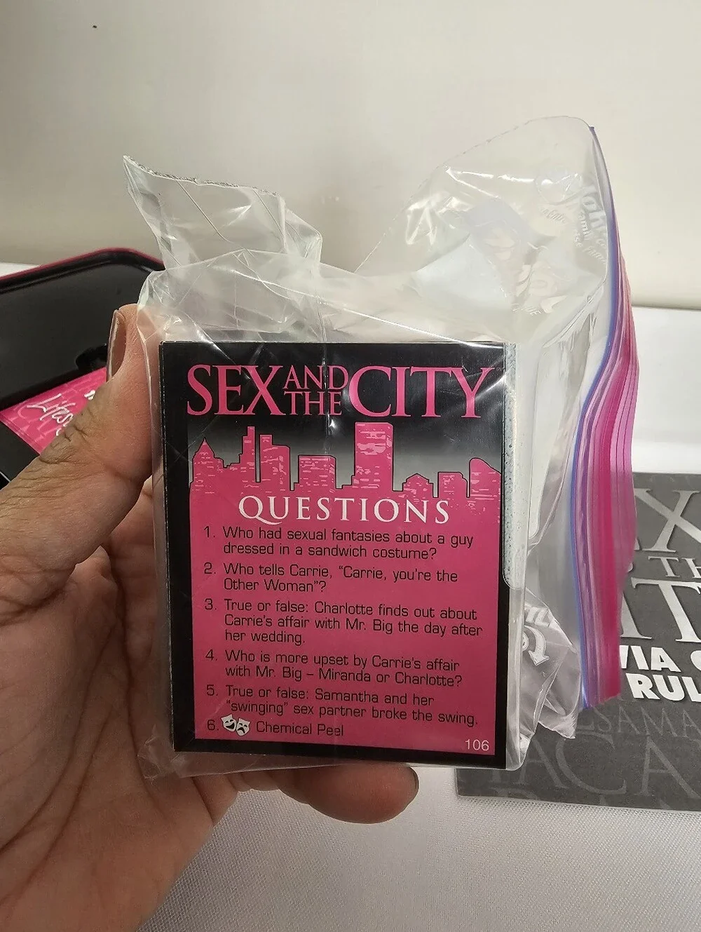 Sex and the City Trivia Game - Hot Pink Collectible Tin